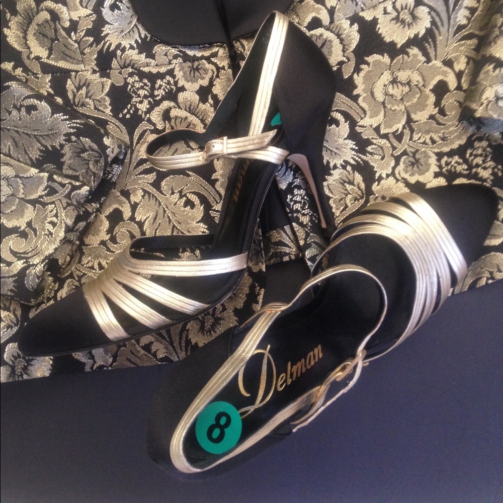 🌟Gorgeous Delman Black and Gold Heels